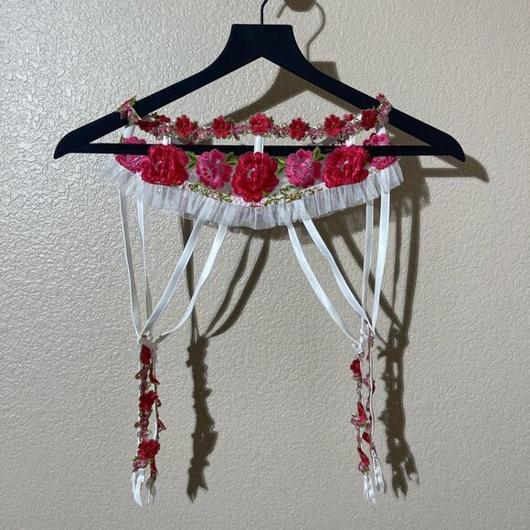 For Love And Lemons Floral Embroidered Garter Belt - Red and White - Picture 1 of 4